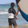 To start a kite on the beach you always need an instructed assistant